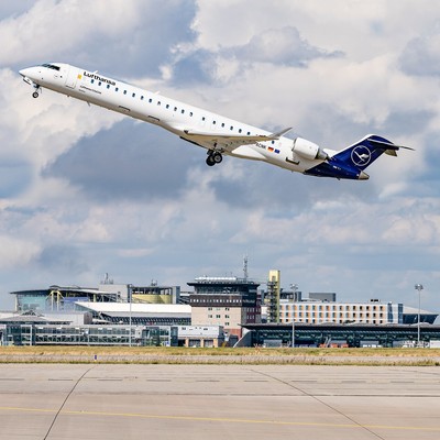 flugahfen leipzig halle lufthansa crj