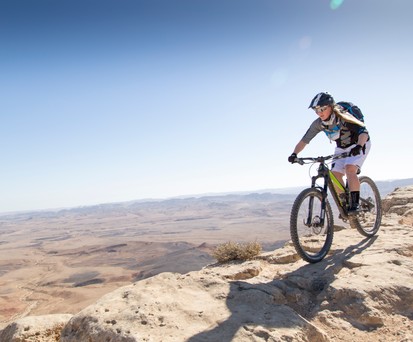 Die Wüste Negev lässt sich gut mit dem Rad erkunden.