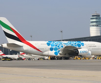 ... mit Werbung für die Expo 2020 in Dubai versehen, aber nicht so umfassend wie jetzt.