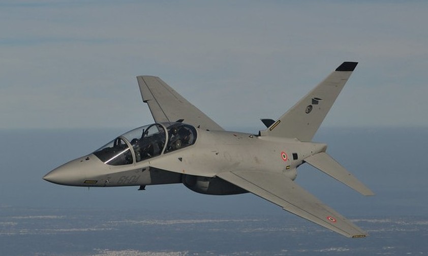 Leonardo M-346: Österreich entscheid sich für den leichten Kampfflieger aus Italien.
