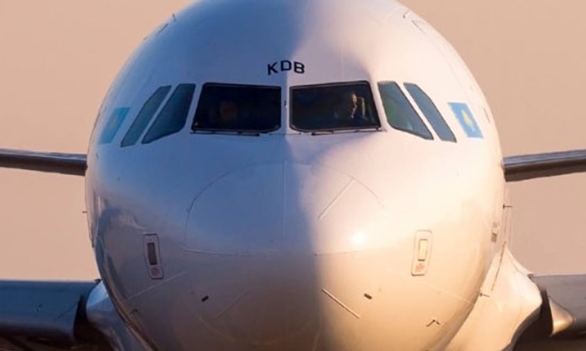 Flugzeug von Air Astana: Bald ohne Kerosin?