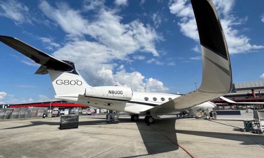 Eine Gulfstream G800.