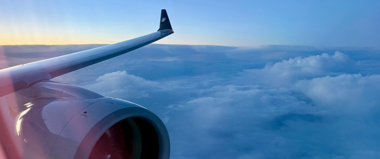 Blick aus einem Airbus A220 von Air France: Die Ticketsteuer steht vorerst doch nicht.