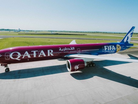 Qatar Airways Boeing 777 im FIFA-Look: Das Flugzeug wird auch nach der WM die Lackierung behalten.