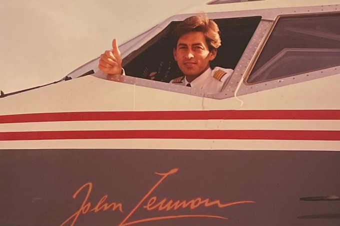 Samhaber im Cockpit einer Boeing 737 von Lauda Air.