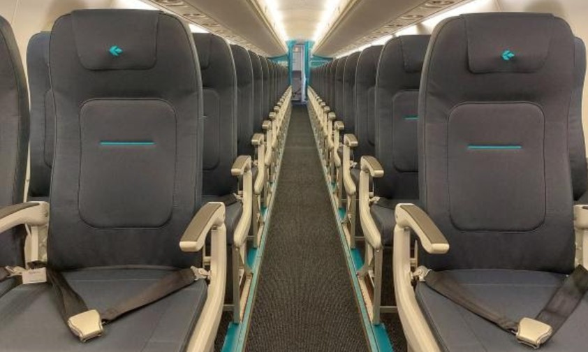 Air-Dolomiti-Kabine: Bald mehr Ähnlichkeit mit den Schwestern.