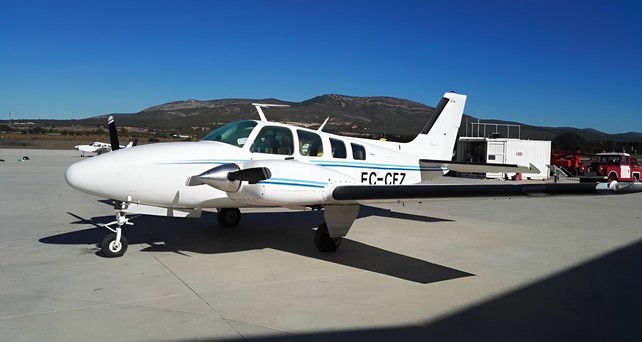 Beechcraft 58 Baron von Euroairlines: Mitte zum Zweck.