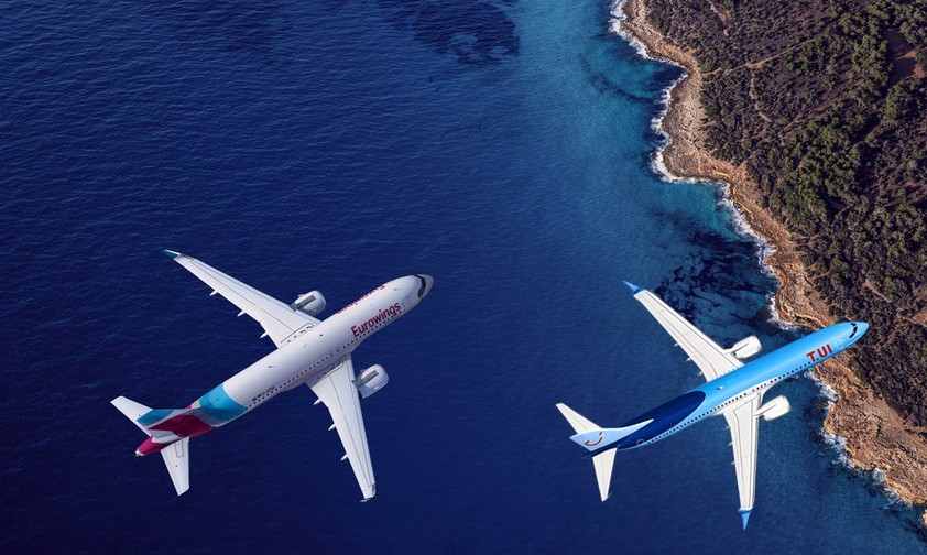 Flugzeuge von Eurowings und Tui über einer Küste (Montage): Urlaubsnachholfbedarf.