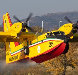 Die EU schickte zwei Canadair CL-415 nach Österreich.