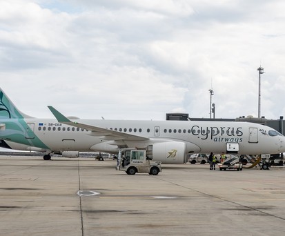 Airbus A220 von Cyprus Airways auf Zypern:  Die Airline musste drei Monate auf einen Flieger verzichten.