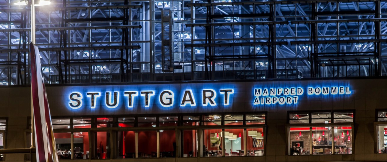 Flughafen Stuttgart: Immer noch landen Flugzeuge verspätet, Flüge fallen aus.
