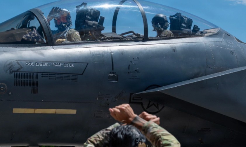 Kampfpilot und Waffenofizier einer McDonnell Douglas F-15 Strike Eagle: Höheres Risiko?