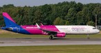 Der Airbus A321 von Wizzair mit dem Lufthansa-Sharklet.