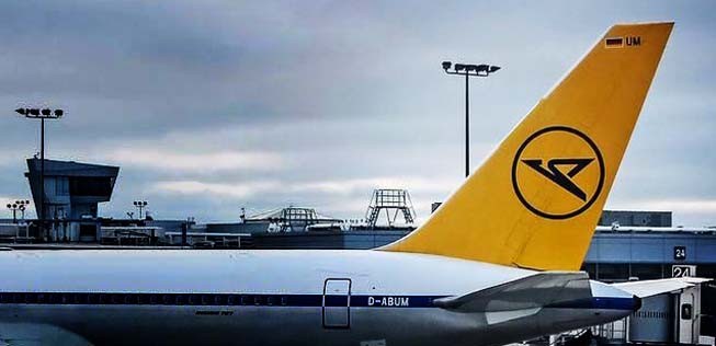 Condor-Maschine mit Retro-Lackierung: Die Airline zog den Kürzeren.
