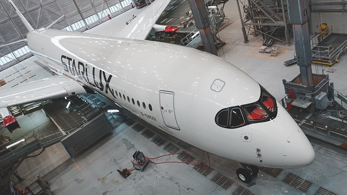 Der erste Airbus A350 von Starlux...