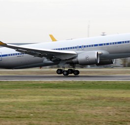 Condor-Boeing 767: Mehrere Zwischenfälle.