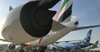 In Reihe zu sehen: Ein A380-Treibwerk, eine Boeing 777 von Emirates, der Dreamliner von Etihad und ein Airbus A350 von Fiji Airways.