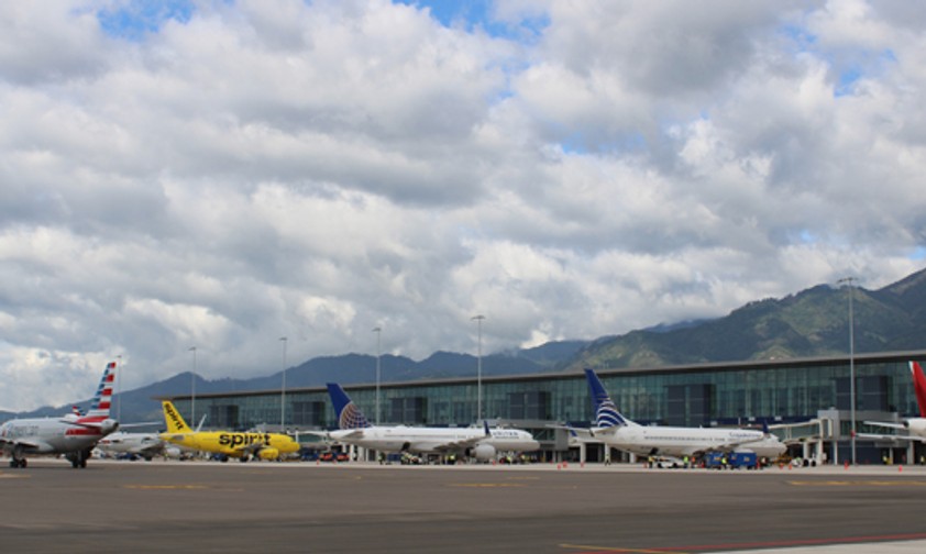 terminal des Aeropuerto Internacional de Palmerola: Mehr Platzt, weniger Risiko.