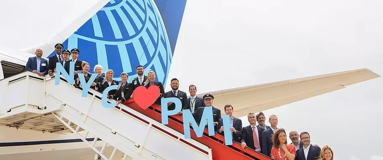 United Airlines feiert den Erstflug 2026 nach Mallorca: Die Airline fliegt im Sommer Newark-Mallorca sechsmal pro Woche.