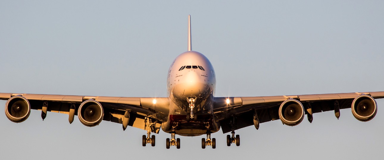 Viele Airlines nutzen die Nummer aber für Interkontinental-Flüge. Emirates-Flug EK1 etwa landet aus Dubai kommend in London-Heathrow...