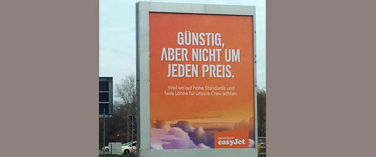 Easyjet-Plakat in Berlin: Der Adressat wird nicht genannt.