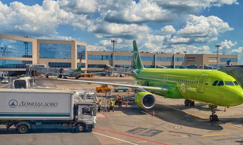 Airbus A320 von S7 Airlines in Moskau: Die Flieger sind mit Sanktionen belegt.