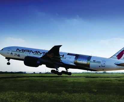 qatar airways cargo launch customer mammoth freighters boeing 777 200 lrmf