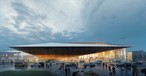 Visualisierung der neuen Ankunftshalle: Entworfen hat das Gebäude Zaha Hadid Architects.