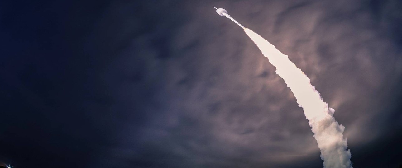 Trägerrakete nach dem Start: Trümmer werden zum Problem für die Luftfahrt.