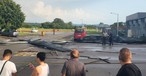 Teile des Flughafendachs auf dem Parkplatz: Banja Luka musste schließen.