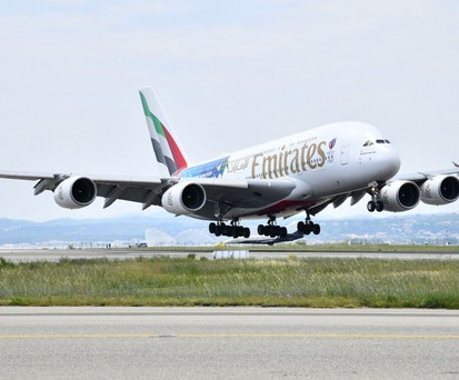 Airbus A380 von Emirates in Nizza: Bei der Landung gab es ein Problem.