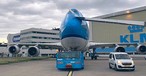 Die Flügelspitze des Airbus A330 von KLM...