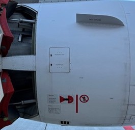 Linkes Triebwerk des Airbus A320 von Tap: Nur drei der vier ...