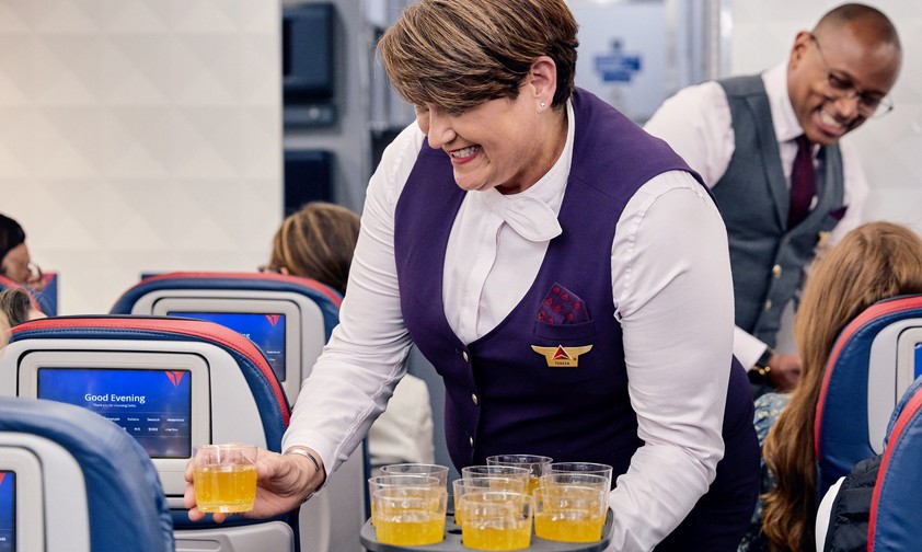 Willkommen-Drinks: Werden bei Delta auf Langstreckenflügen bald auch in der Economy-Klasse verteilt.