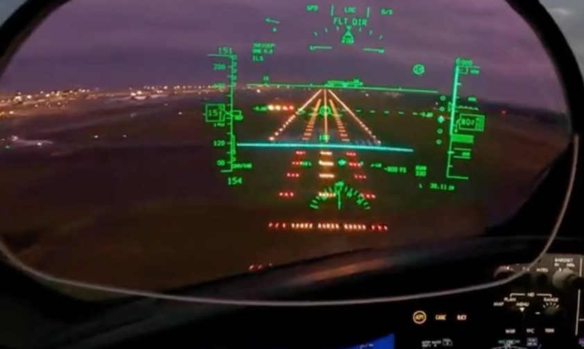 Bei der Dreamliner-Landung bitte hier durch gucken!