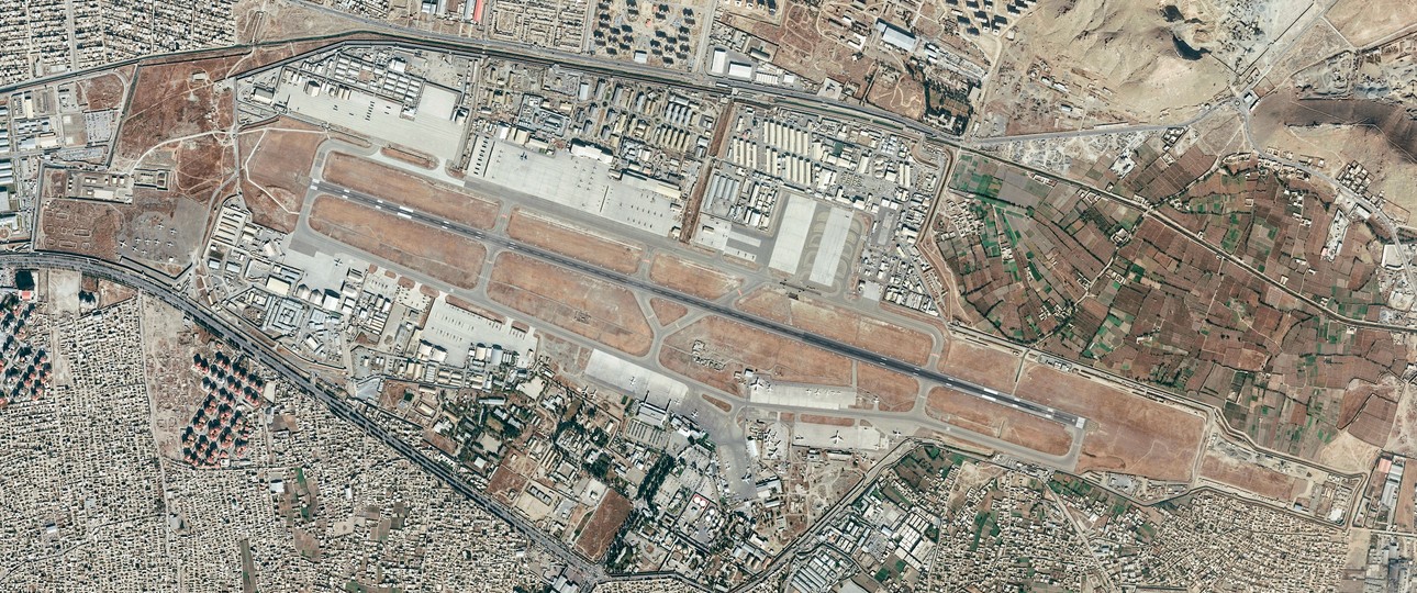Flughafen von Kabul auf Satellitenbild: Nichts geht mehr.