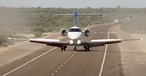 Hier landet ein Pilatus PC-24 auf der Straße