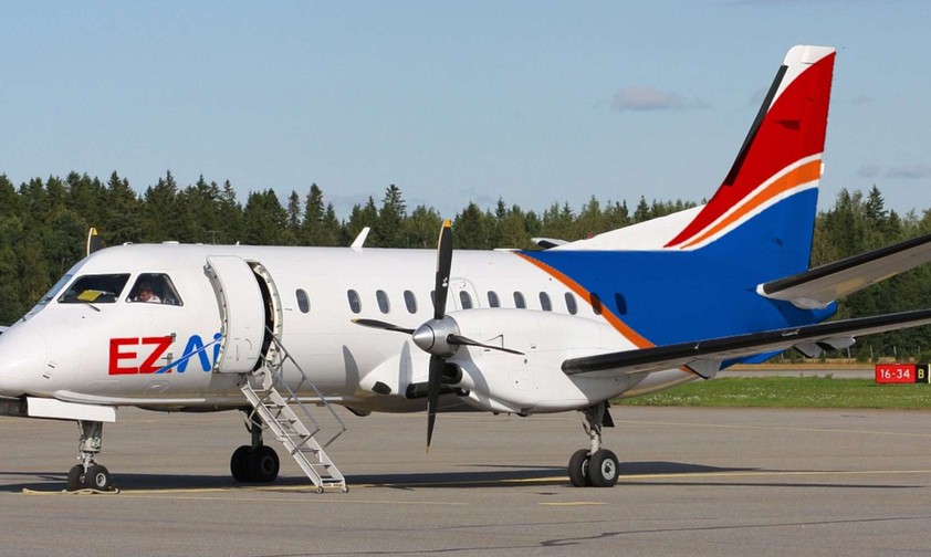 Eine Saab 340 von EZ Air: Die Airline muss sich einen neuen Namen suchen.