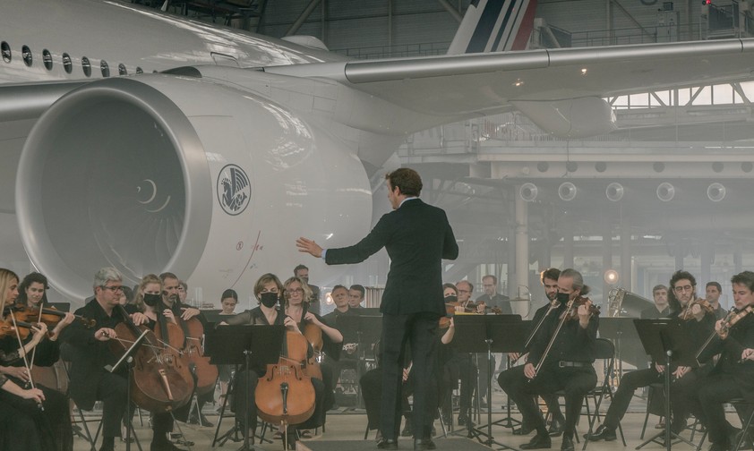 Daniel Harding: Er dirigierte auch schon im Hangar. 
