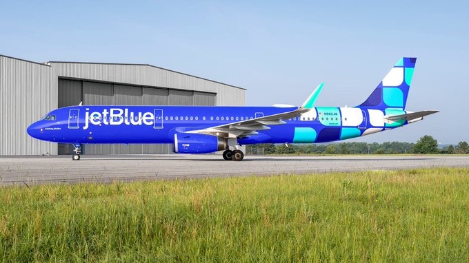 Der erste Jet von Jetblue in der neuen Lackierung.