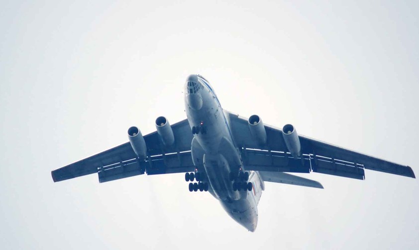Eine Il-76 im Flug: Ein schlafender Fluglotse hat diesen Flugzeugtyp vermisst.