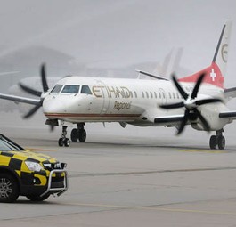 Im November 2013 kündigte Etihad den Einstieg mit 33 Prozent bei der Schweizer Regionalfluglinie Darwin an. Es ist eine Erweiterung der Strategie. Darwin fliegt künftig unter dem Namen Etihad Regional Passagiere zu Etihad-Kontenpunkten.