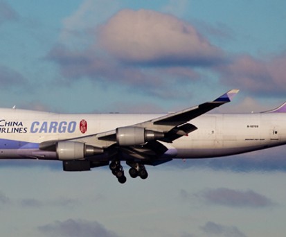 Platz 10: China Airlines Cargo. 5,3 Millionen Tonnen Fracht (2014). Die Anbieterin fliegt mit 18 Jets vom Typ Boeing 747-400. Sie nutzt aber auch Raum in den über 80 Passagierflugzeugen.