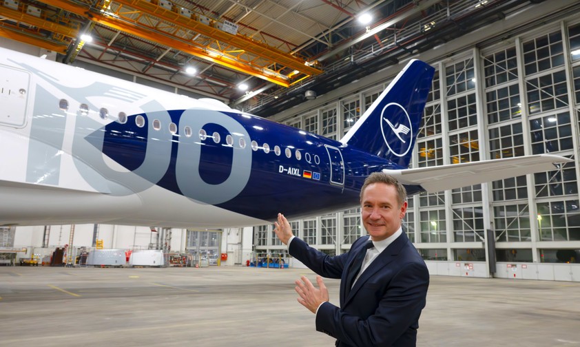 Jens Ritter: «Wir werden den kompletten Onboard-Service erneuern – von Zwei-Sterne-Menüs in der First Class bis hin zu drei warmen Mahlzeiten in der Economy.» 