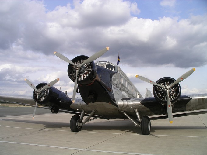 Eine Ju-52 der alten Generation, von der Deutsche Lufthansa Berlin-Stiftung.