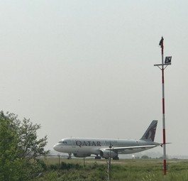Airbus A320 von Qatar Airways in Kathmandu: Die Fluglinie ist vom Nachtflugverbot betroffen.