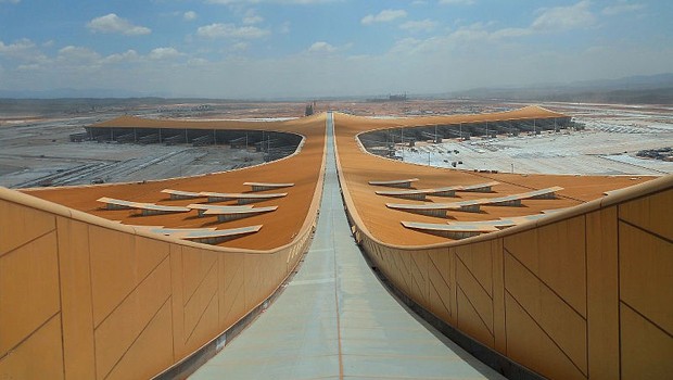 Auf Platz 7 schaffte es der Kunming Airport, der erst 2012 eröffnet wurde. Auf zwei Runways starteten und landeten 15 Millionen Passagiere, ein Plus von 5,7 Prozent.