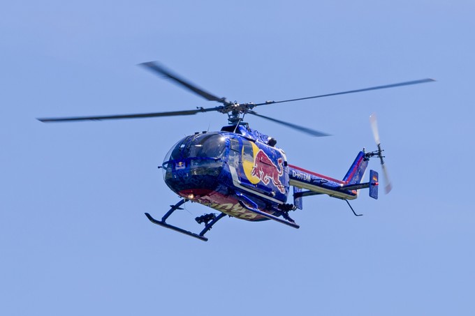 Ein Bölkow BO 105 der Flying Bulls ...