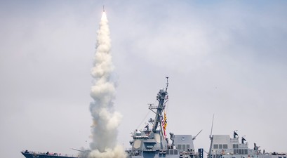 Luftverteidigung ist multi-dimensional und schließt die Seestreitkräfte ein. (Bildquelle: Raytheon)
