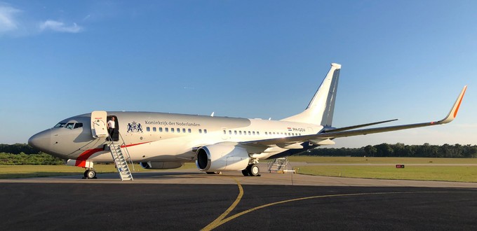 So sieht die Boeing BBJ 737 (eine Businessjet-Version der 737) in der Totale aus. Sie trägt die Kennung PH-GOV.